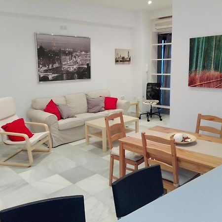 Centrico Apartamento Con Patio Privado Sevilla Exteriör bild