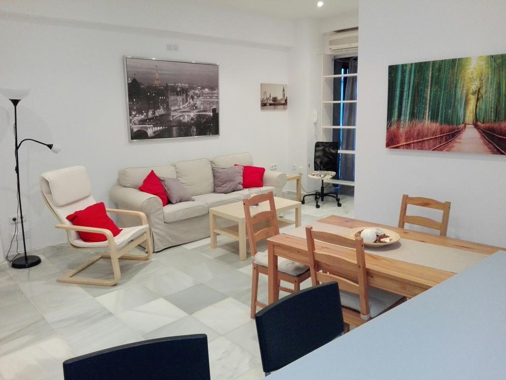 Centrico Apartamento Con Patio Privado Sevilla Exteriör bild