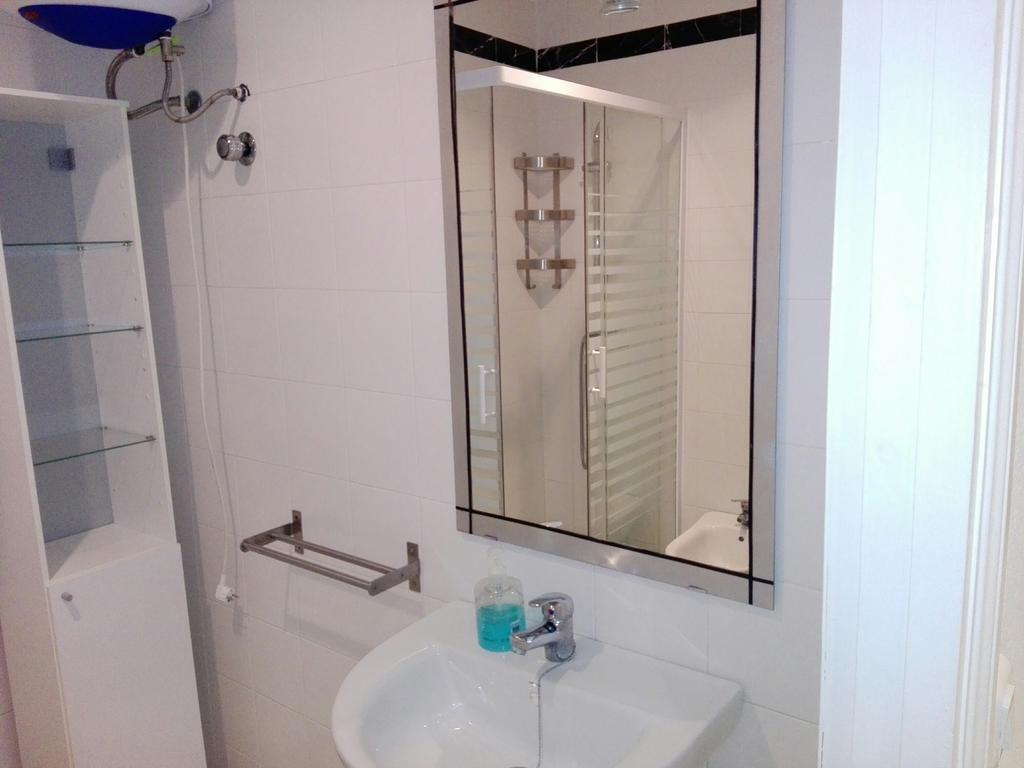 Centrico Apartamento Con Patio Privado Sevilla Exteriör bild