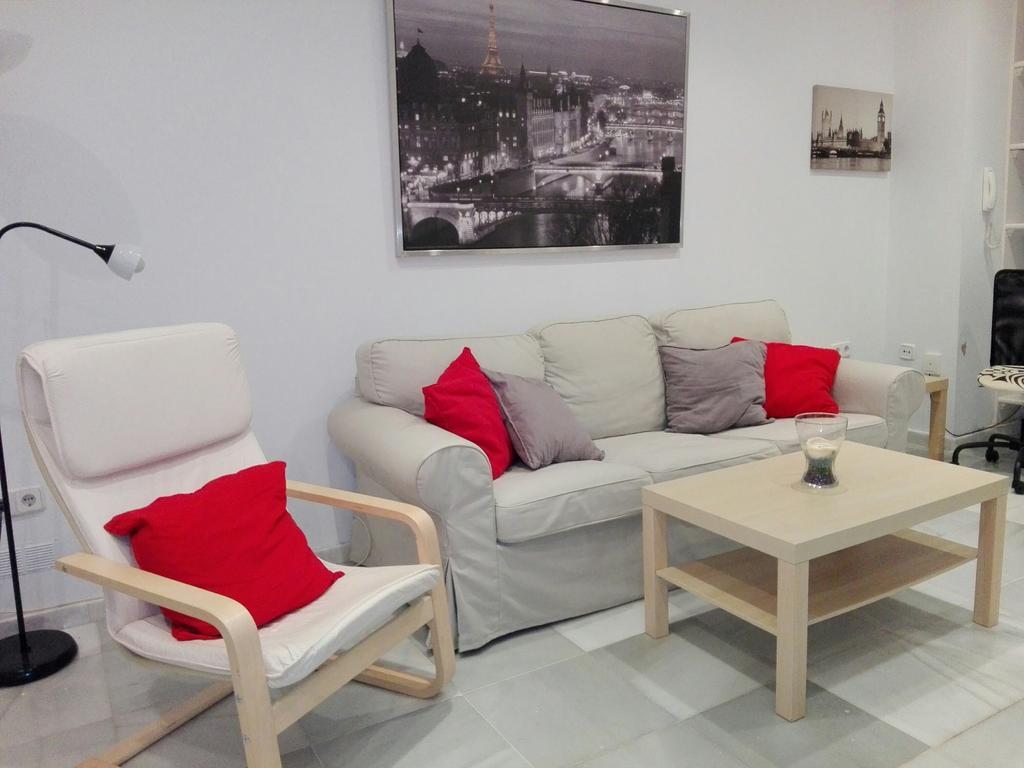 Centrico Apartamento Con Patio Privado Sevilla Exteriör bild