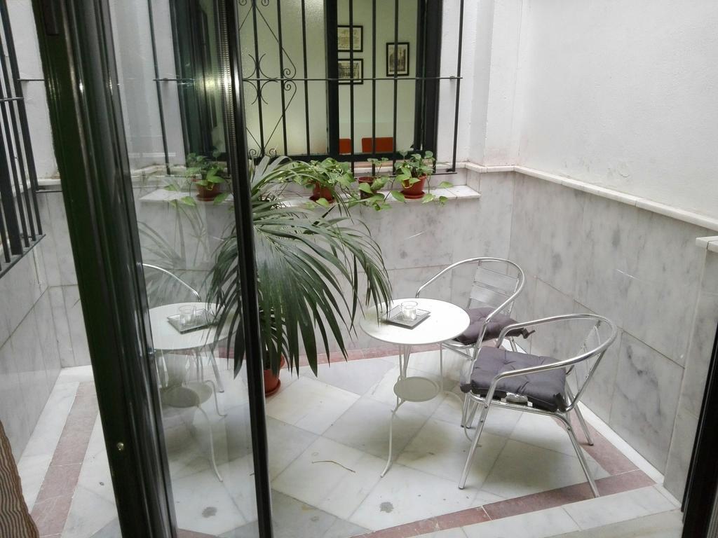 Centrico Apartamento Con Patio Privado Sevilla Exteriör bild